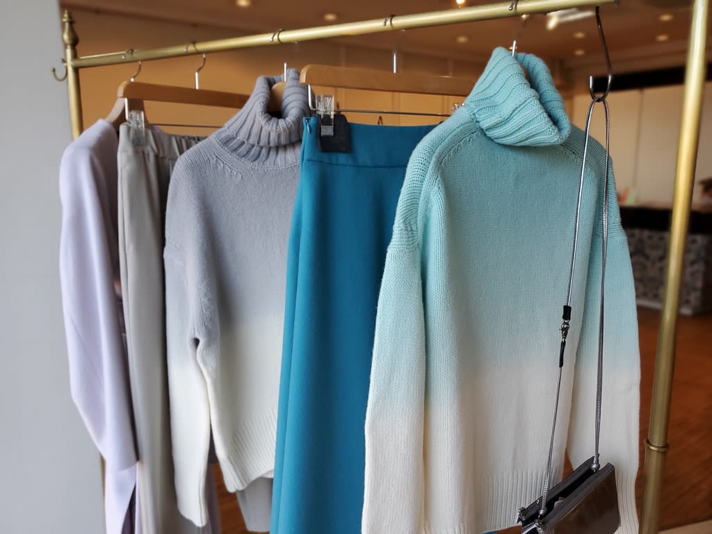GALERIE VIE ファインウールハンギングダイ ハイネックプルオーバー
