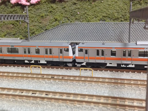TOMIX ＪＲ Ｅ２３３-0系通勤電車（中央線・Ｈ編成）入線 - D-train