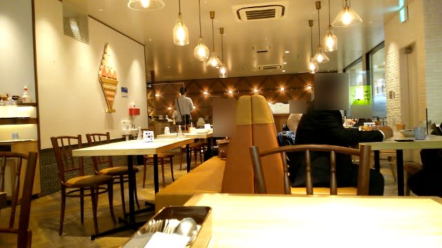 WIRED CAFE with フタバフルーツパーラー:店内