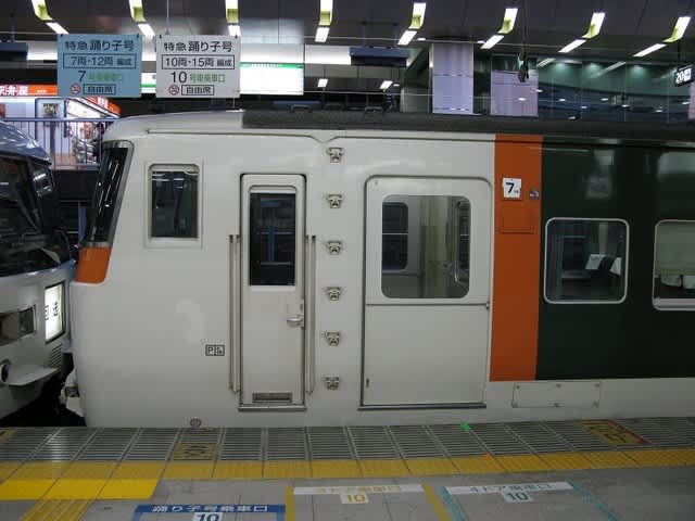 185系 ドア点検ぶた モデル倶楽部の機械加工日記