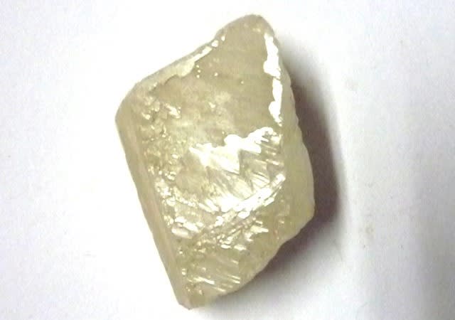 堀坂山・鉱山跡産の 「珍しい菱面体水晶」