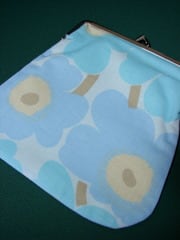Marimekko 使い道に悩む ウニッコ柄がま口ポーチ Kippis 7265 Cafe 北欧母子手帳ケース 出産祝いの Kippis7265 公式ブログ