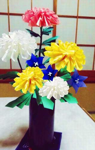 飾れる四季折々の花の折り紙 2014 作品 11 12月 大菊と椿とポインセチア ミルちゃんの夢日記