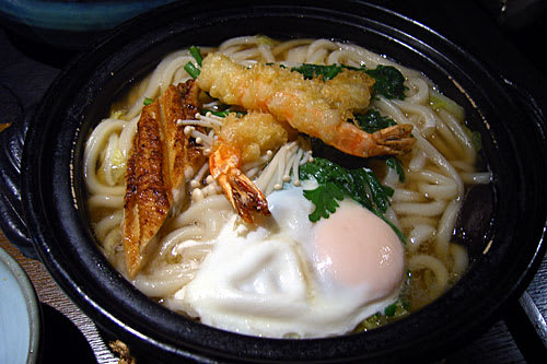つるとんたんで鍋焼きうどん どんどん忘れていく
